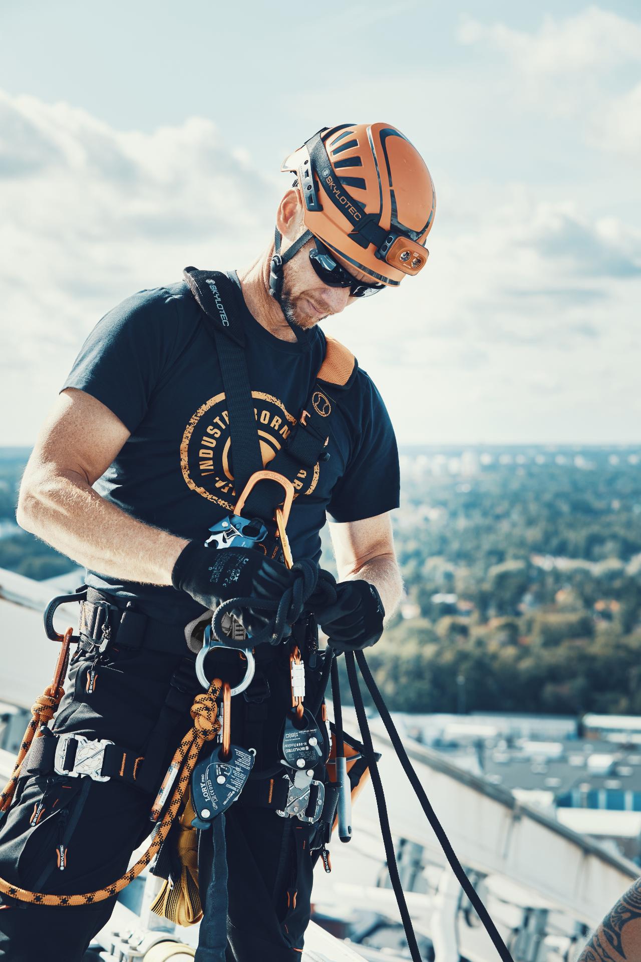SKYLOTEC IGNITE NEON ROPE ACCESS AND ABSEIL HARNESS